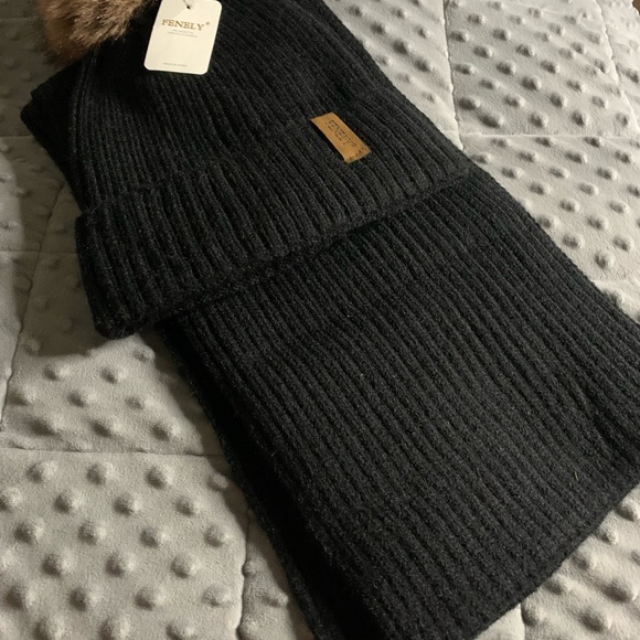 Women Beanie Hat Scarf Set - Picture 2 of 7